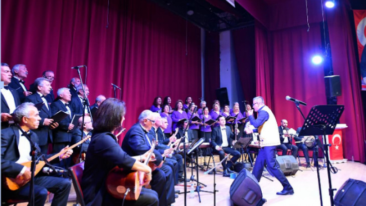 Fethiye'de Türk Halk Müziği korosundan 'Bahar Konseri'