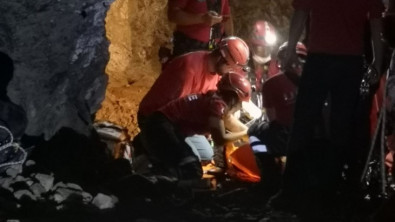 Maden Ocağında 40 metrelik Tünele Düşen Genç Filmleri Aratmayan Bir Operasyonla Kurtarıldı